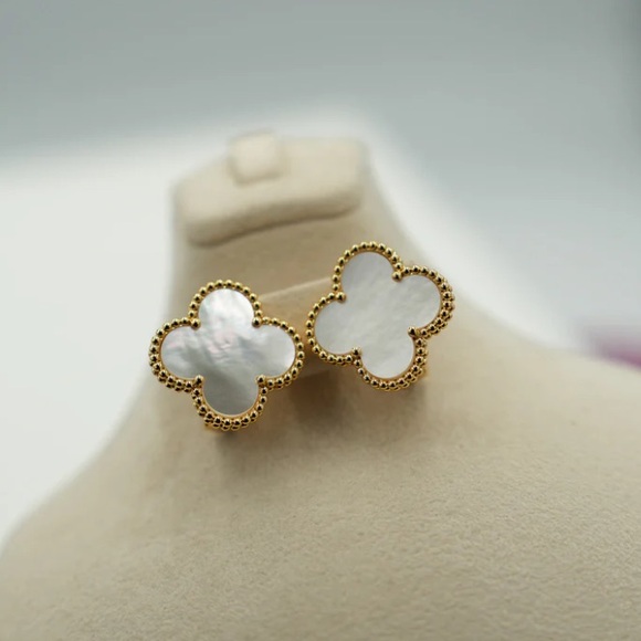 None Jewelry - White Stone Flower Earrings Summer vibes